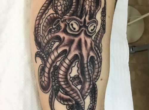 Pulpo con referencias japonesas y Blackwork.